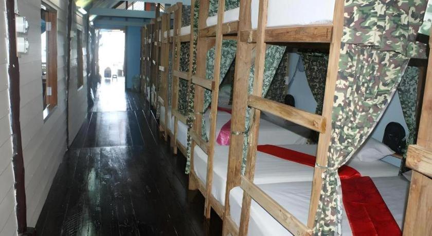 Peacock Hostel Ko Lanta Extérieur photo