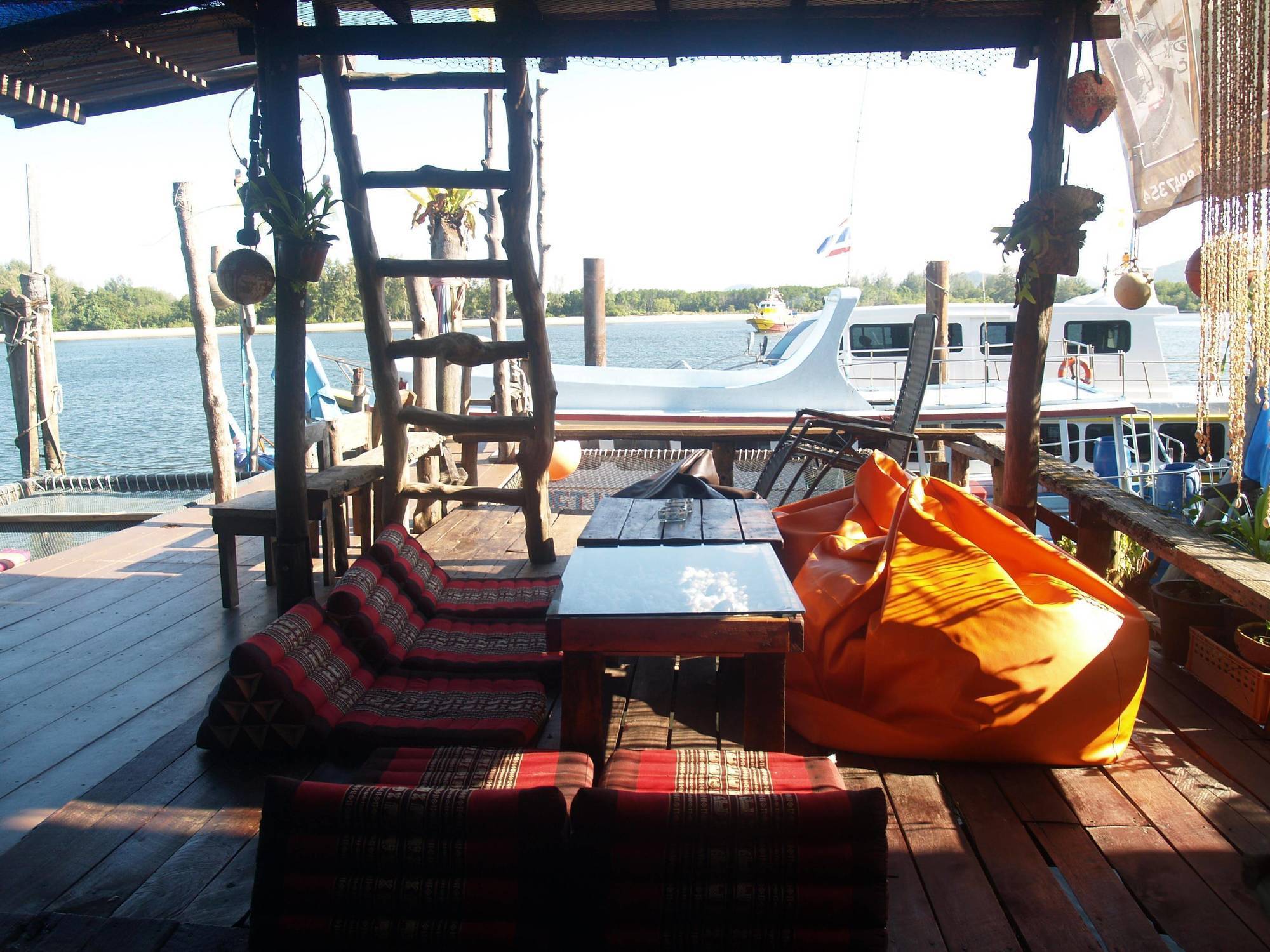 Peacock Hostel Ko Lanta Extérieur photo
