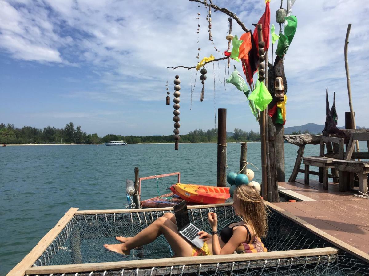 Peacock Hostel Ko Lanta Extérieur photo